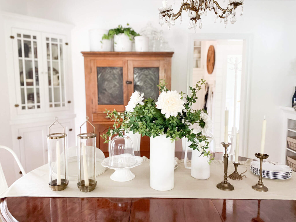 Dining room tablescape