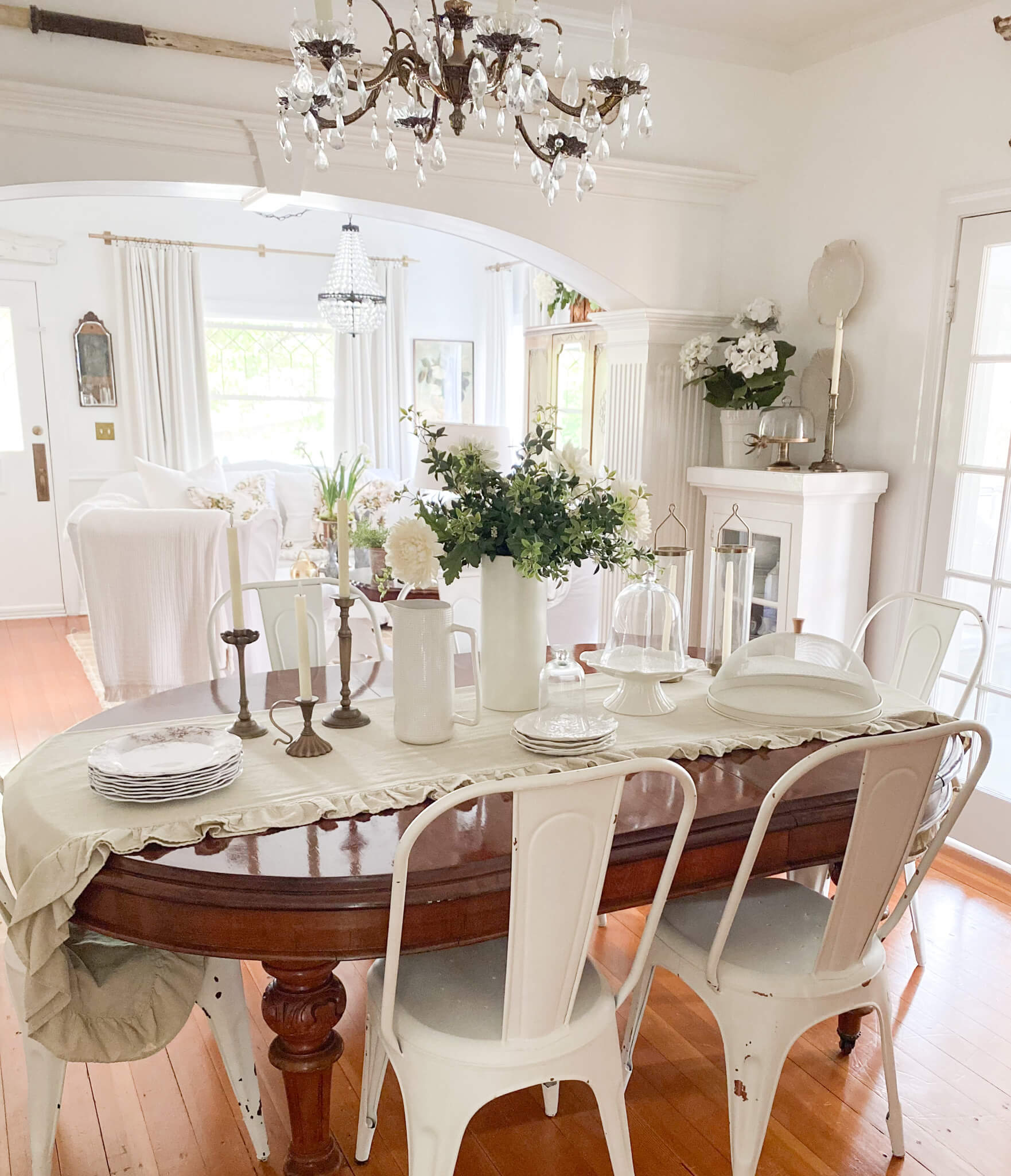 Spring Dining Room Ideas: Cottage-Style Decor Tips