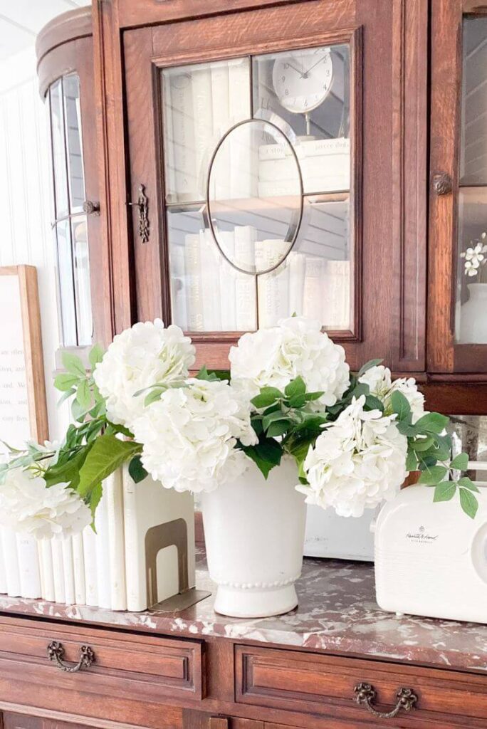 Where to buy faux florals that are realistic and perfect for cottage decor.
